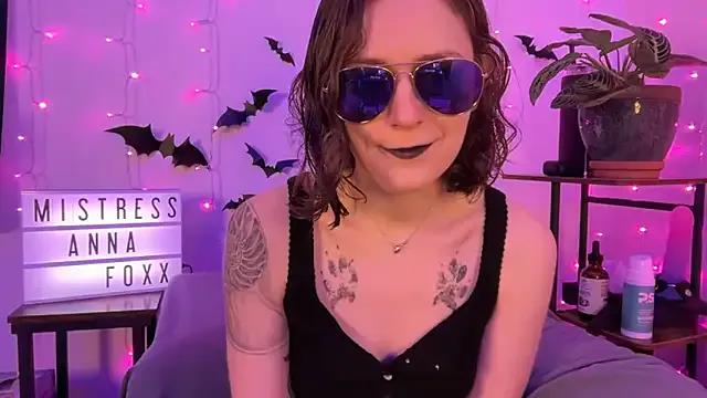mistressannafoxx from StripChat is Freechat