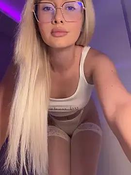 mollyxxx from StripChat is Freechat