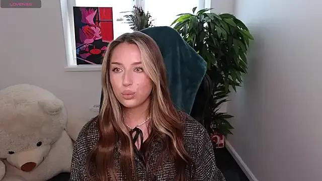 MonicaWeber_ from StripChat is Freechat