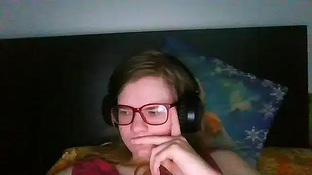 Moonolighta from StripChat is Freechat