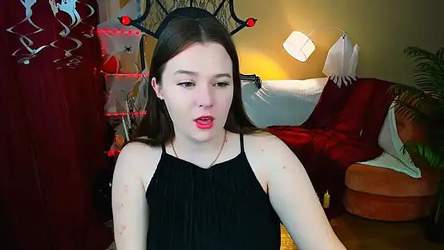 Moonvelle from StripChat is Freechat