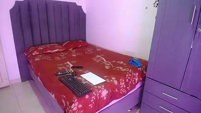 moree_Queen from StripChat is Freechat