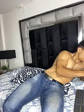 MR_MUSCLE from StripChat is Freechat