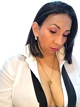 Mrsvictoriaaa from StripChat is Freechat