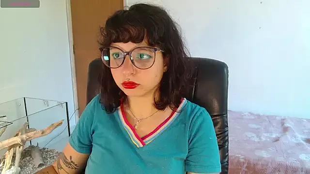 myamillor from StripChat is Freechat
