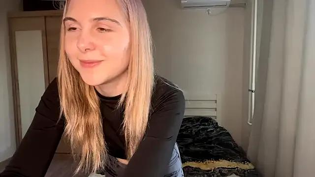 MyraLitterers from StripChat is Freechat