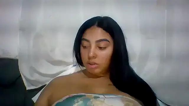 Nandinha777 from StripChat