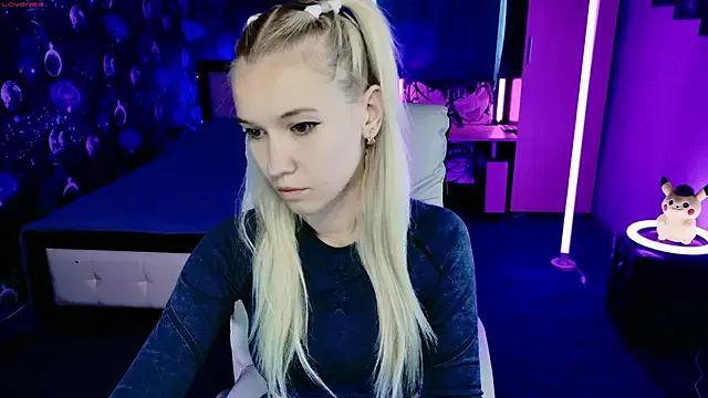 NaomiHita from StripChat is Freechat
