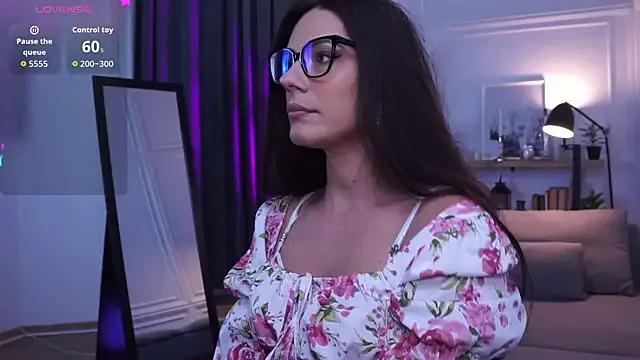 Nataliaa_Gold from StripChat is Freechat