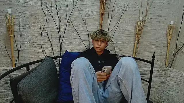 nathan_bell from StripChat is Freechat