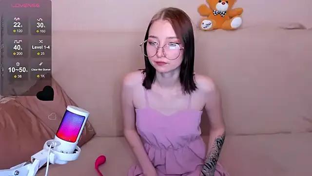 NaughtyBunny1_ from StripChat is Freechat