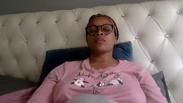 NewBeginnings8 from StripChat is Freechat