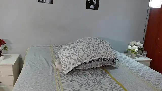 nicole_mayer01 from StripChat is Freechat