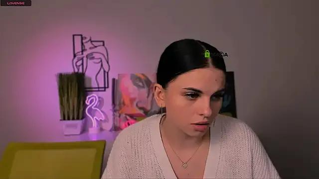 nicole_muah from StripChat is Freechat