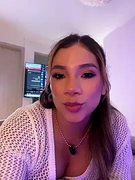 NicoleArmani from StripChat is Freechat