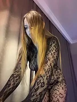 Nikole_Boom from StripChat
