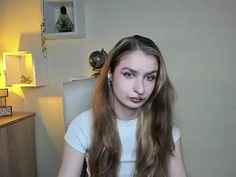 NinaBlond1 from StripChat