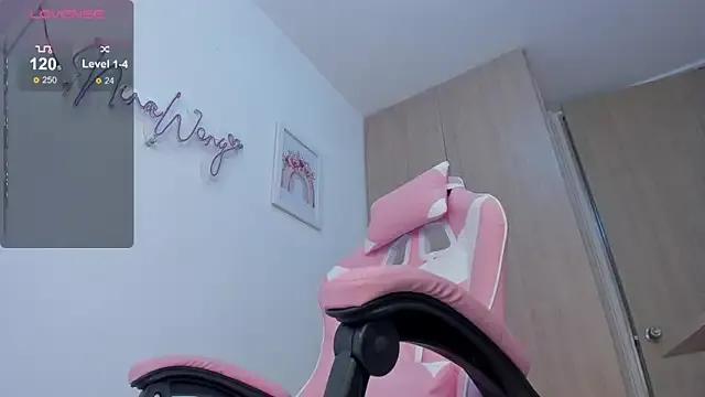 NinaWong from StripChat is Freechat