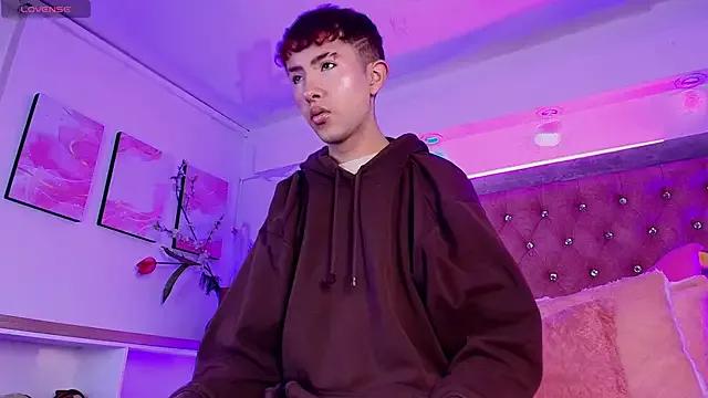 Noah_Xitruxx from StripChat is Freechat