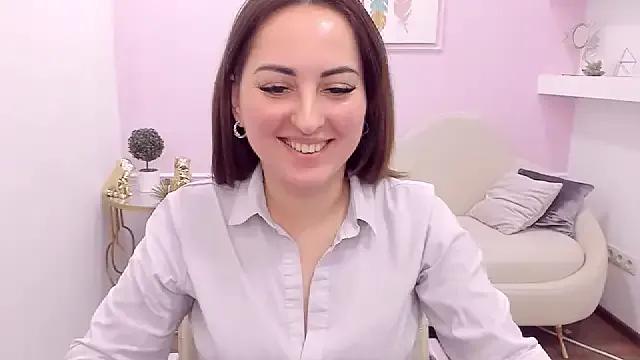 NoraSimons from StripChat is Freechat