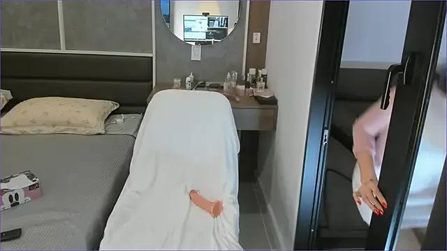 notyoursammy from StripChat is Freechat