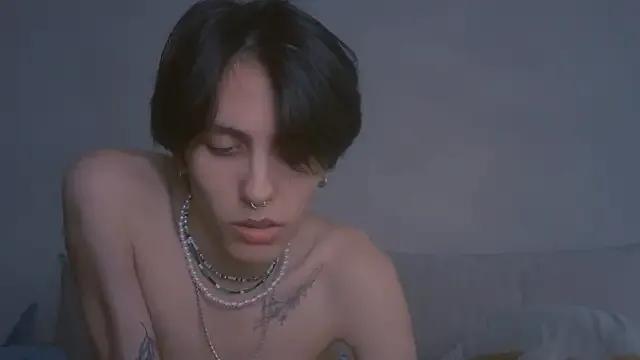 oli_vers from StripChat is Freechat