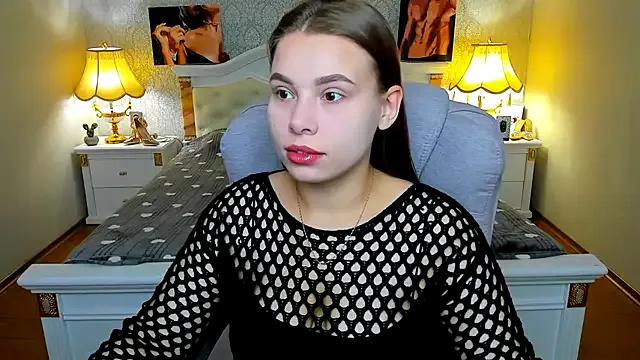 OmniaSher from StripChat is Freechat