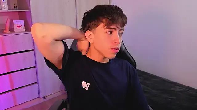 onlinenico from StripChat is Freechat
