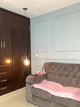 Orianabluee_ from StripChat is Freechat