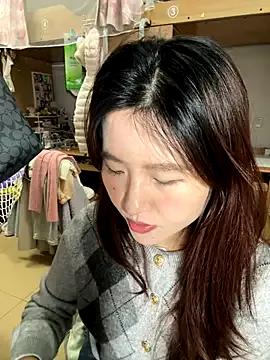 ououlovelove from StripChat is Freechat