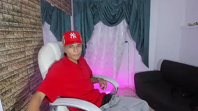 paul_booy from StripChat is Freechat