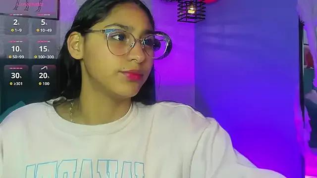 paulacastilla from StripChat is Freechat