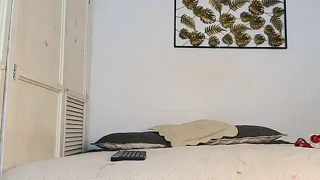 paulina_saruma from StripChat is Freechat