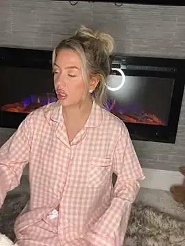 peachcindyy from StripChat is Freechat