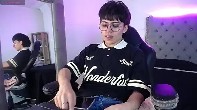 PepperTwink from StripChat is Freechat