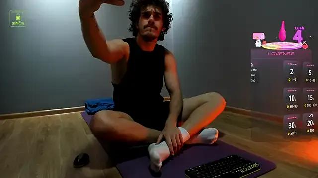 Perry_Knight from StripChat is Freechat