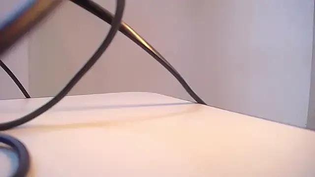 pervert_tiny_girl from StripChat is Freechat