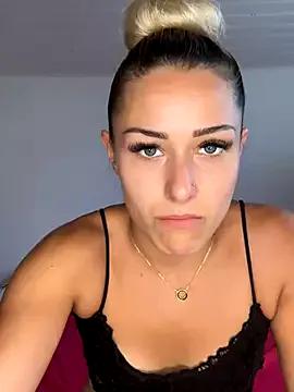 petrouchkaaa_ from StripChat is Freechat