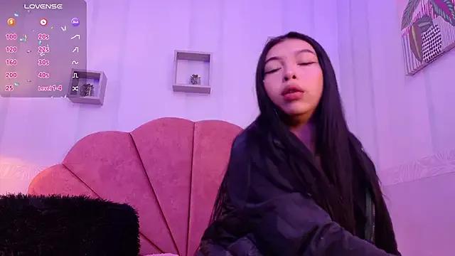 Pettit_courtny from StripChat