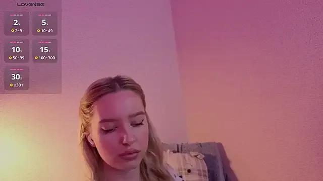 PickmeBabby from StripChat is Freechat