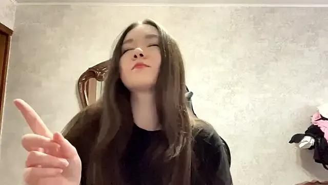 Pikmigirl18 from StripChat is Freechat