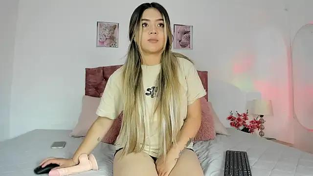 Pink__rose from StripChat is Freechat
