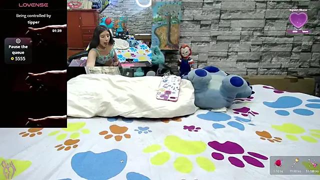 playboybunny-- from StripChat is Freechat