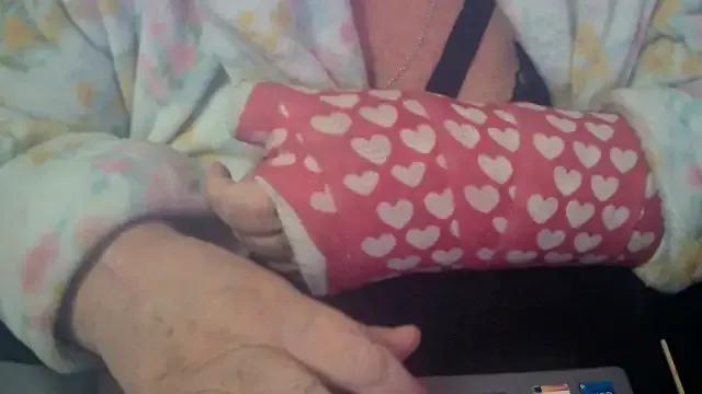 Playful_MILF_Demi from StripChat is Freechat