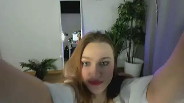 PollyMayer from StripChat is Freechat