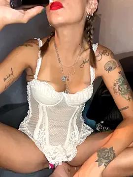 Polveredistelle from StripChat is Freechat