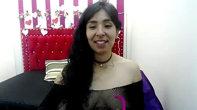 PradaMills from StripChat is Freechat