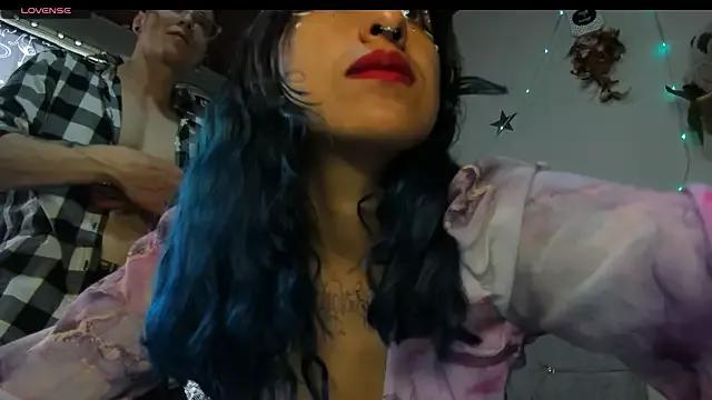 puepleholly from StripChat