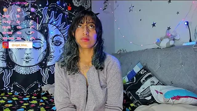 puepleholly from StripChat