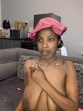 Queen-Boobylicious from StripChat is Freechat